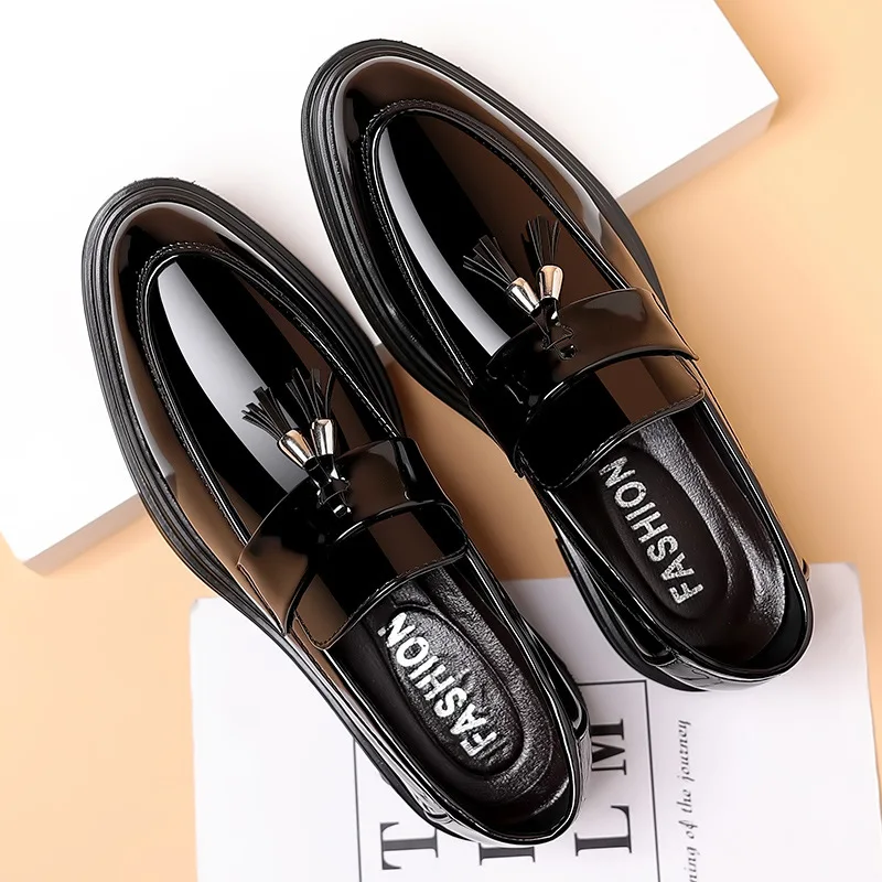 Sepatu pantofel pria, Kasut bisnis kulit paten hitam Slip-on, tumit bulat musim semi musim gugur mewah Oxfords kasual ukuran 48