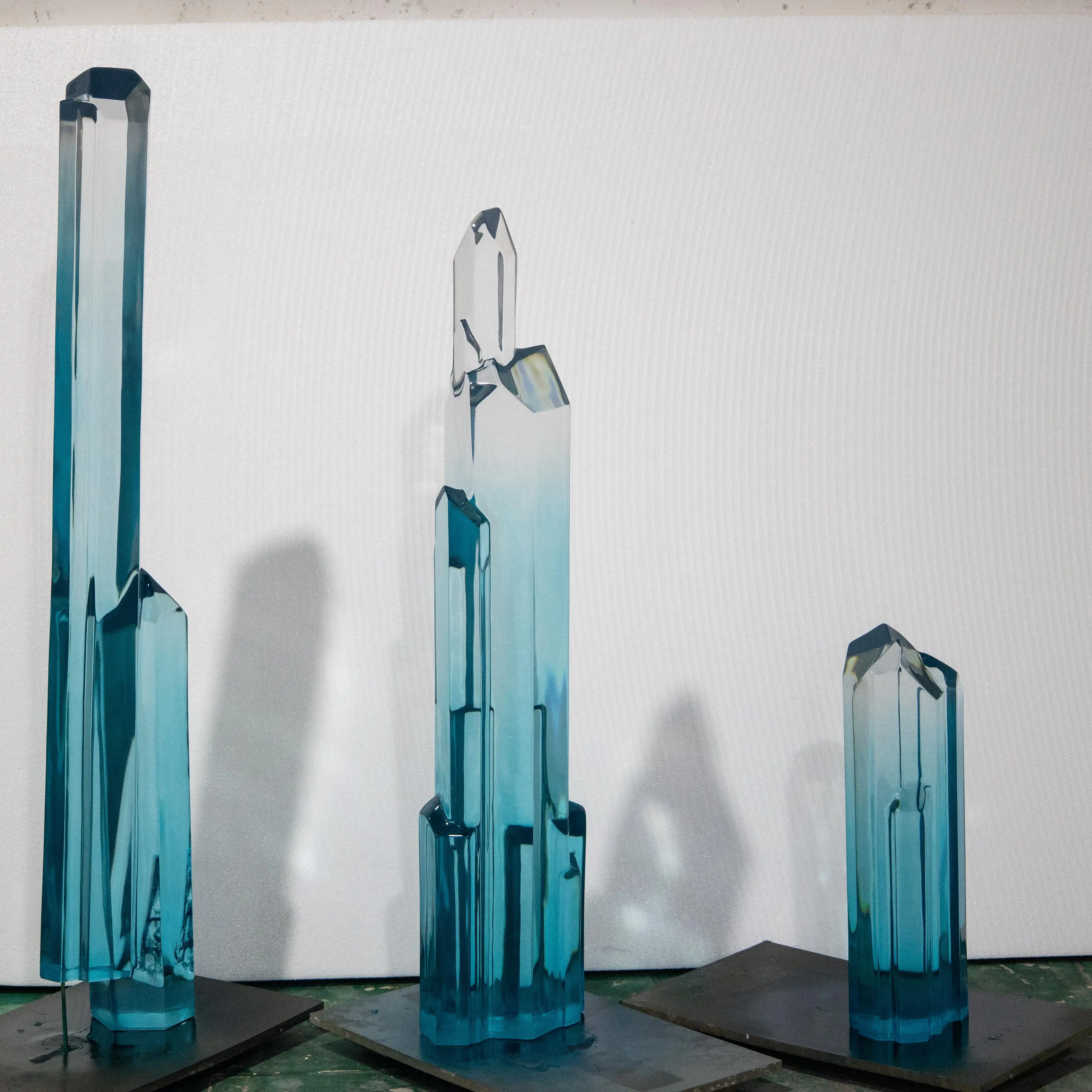 *&z  Transparent Resin Blue Irregular Eco-Friendly Hand-painted Decorative Indoor Resin Business Gift Art~.