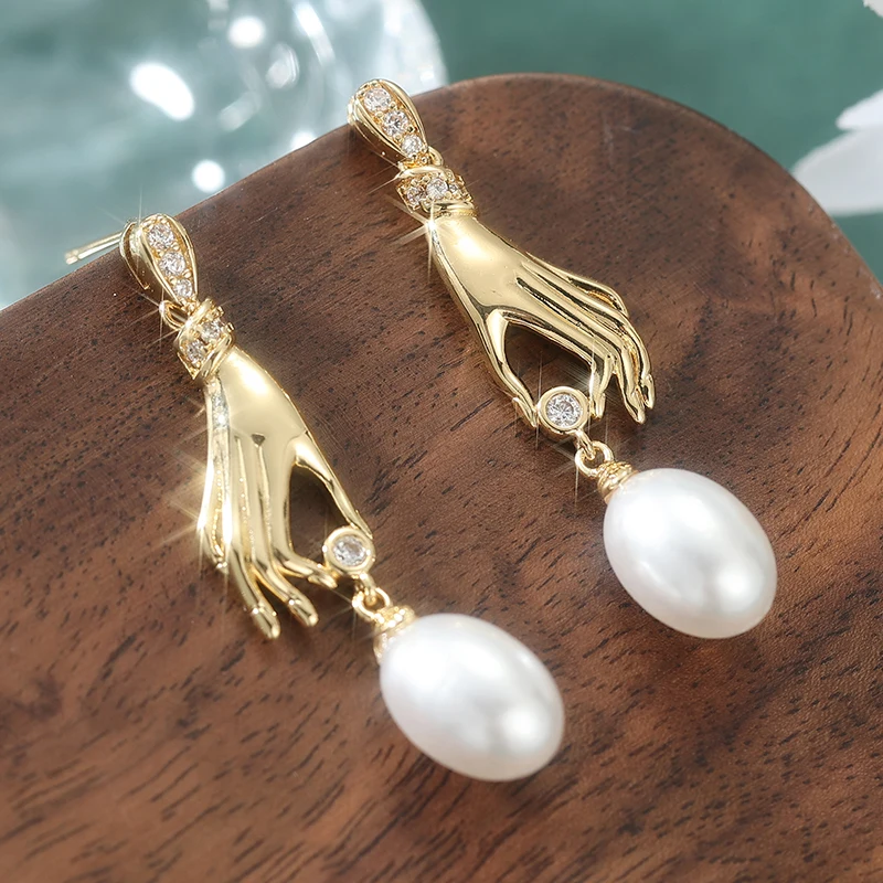Creative Design Hand With Imitation Pearl Dangle Earrings For Women Trendy Personality Accessory Daily Party Temperament Jewelry