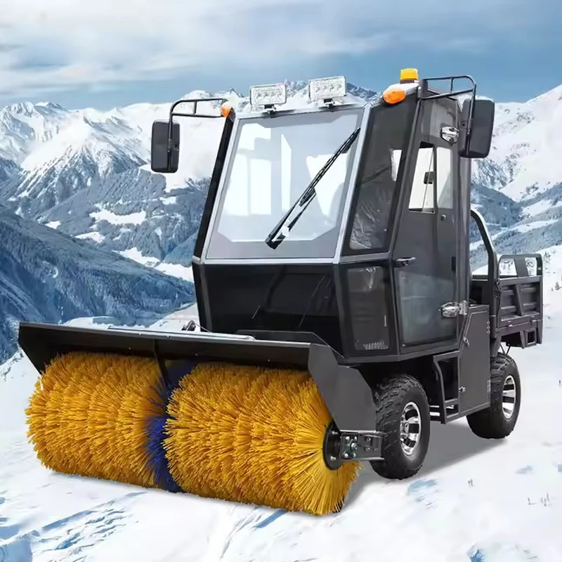 Powerful Winter Road Snow Sweeper Snow Sweeping Equipment With Enclosure Wholesale Auto Winter Cleaning Snow Removal Truck