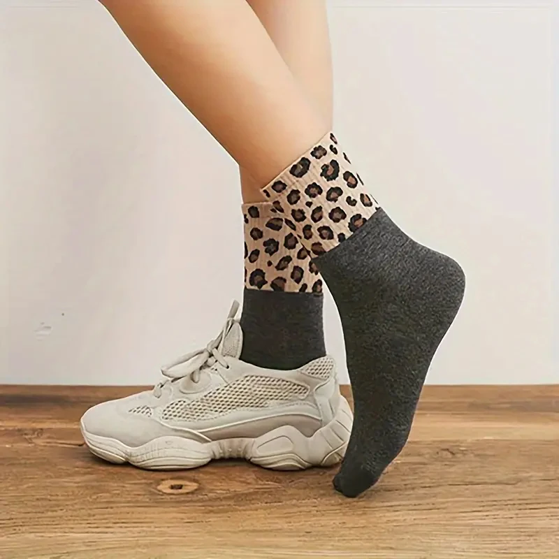 9 pairs of autumn and winter women\'s socks love leopard print cute mid-tube socks sweet cute women\'s socks