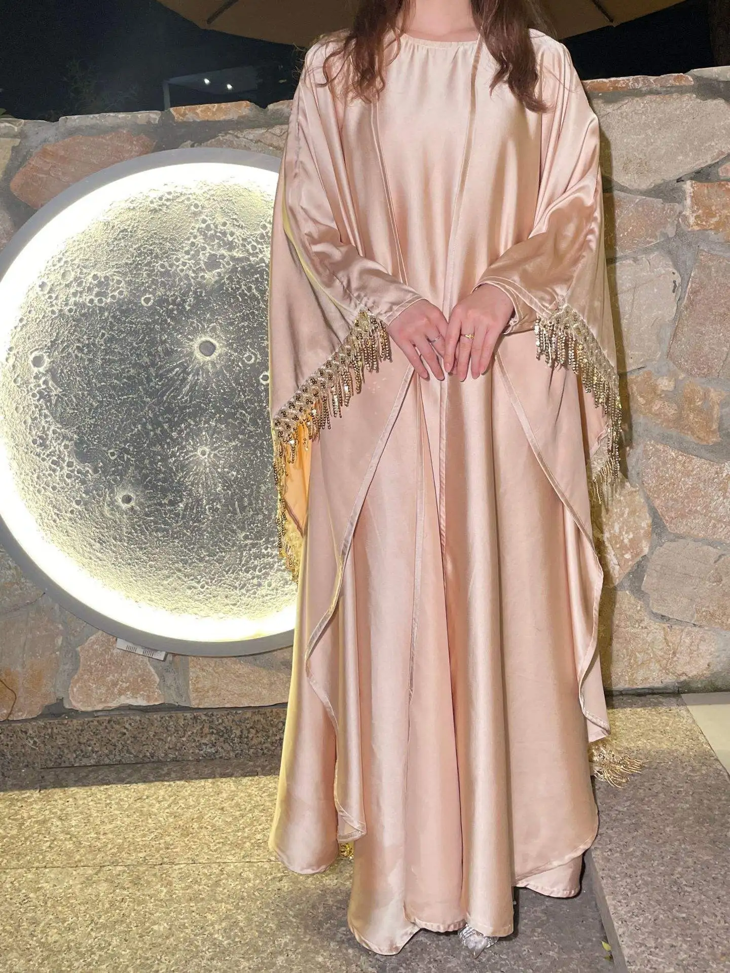Venta al por mayor Oem Modest Dubai Eid vestido de novia conjunto para mujeres Abaya musulmana y Gamis para la temporada de otoño y primavera