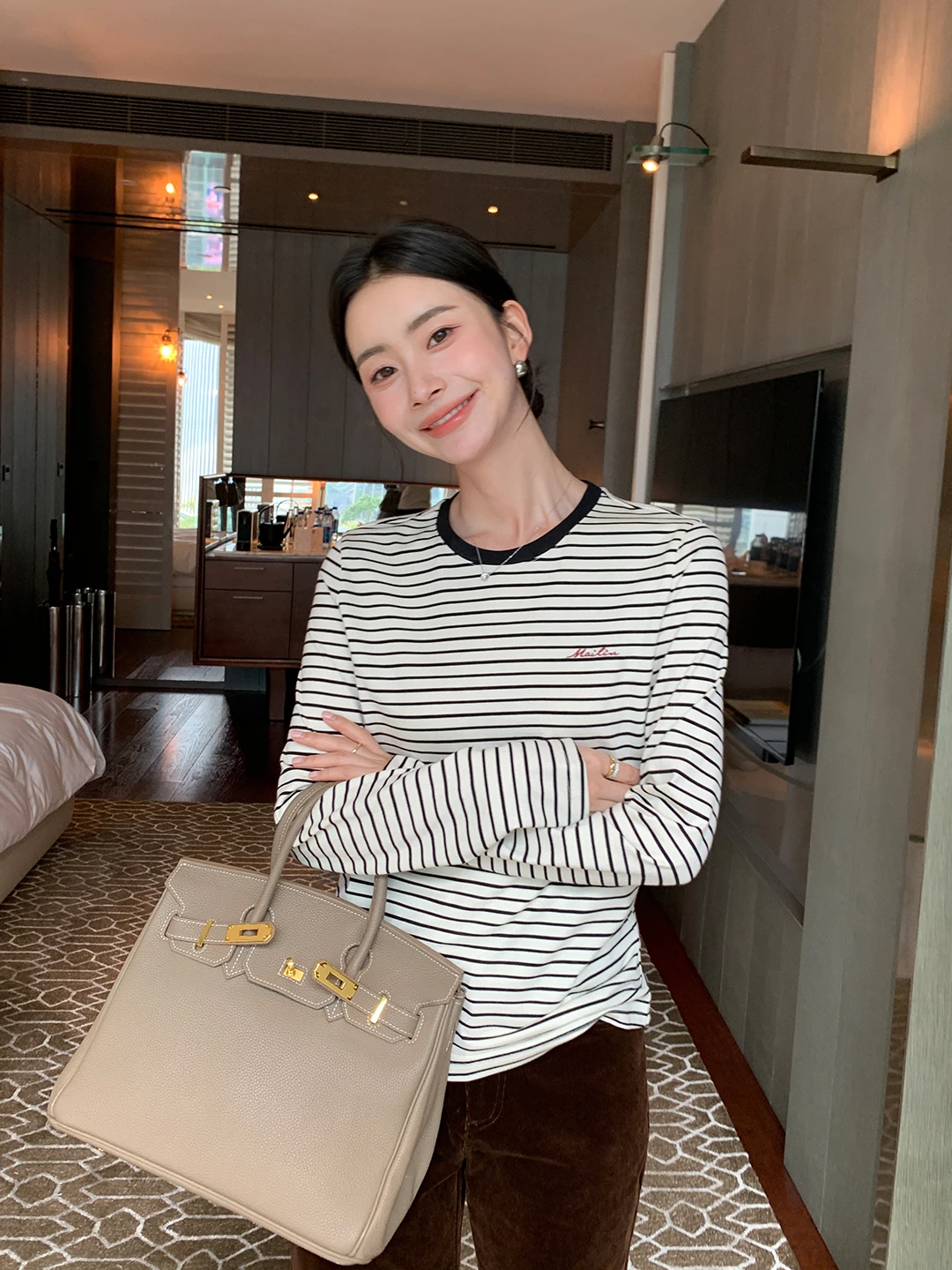 

Maven Lin Женская классическая полосатая длинная трикотажная футболка свободного покроя, круглый, повседневный топ из смеси хлопка