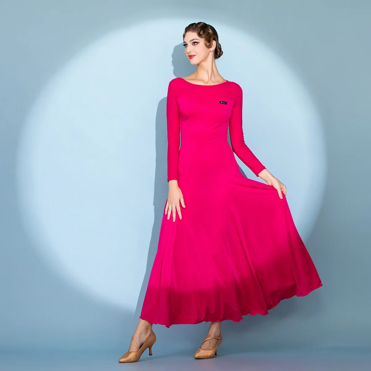 

Women Ballroom Dance Dress Women Red Costume Ice Silk Sleeveless V Collar Waltz Evening Dresses Ballroom Dancing Performance