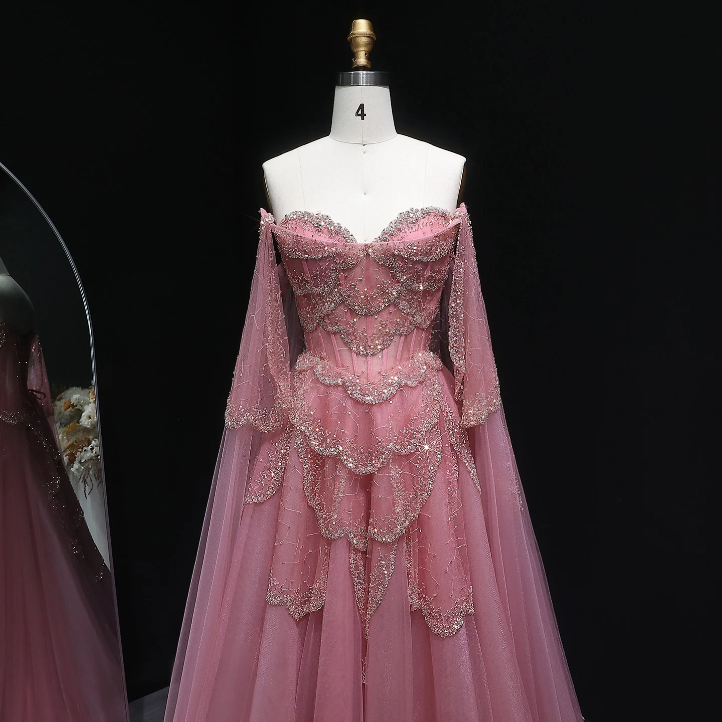 Sharon Said Luxuriöses Salbeigrünes Schulterfreies Abendkleid mit Cape-Ärmeln für Damen Hochzeitsfeier SS215 Maßanfertigung – Detail 11