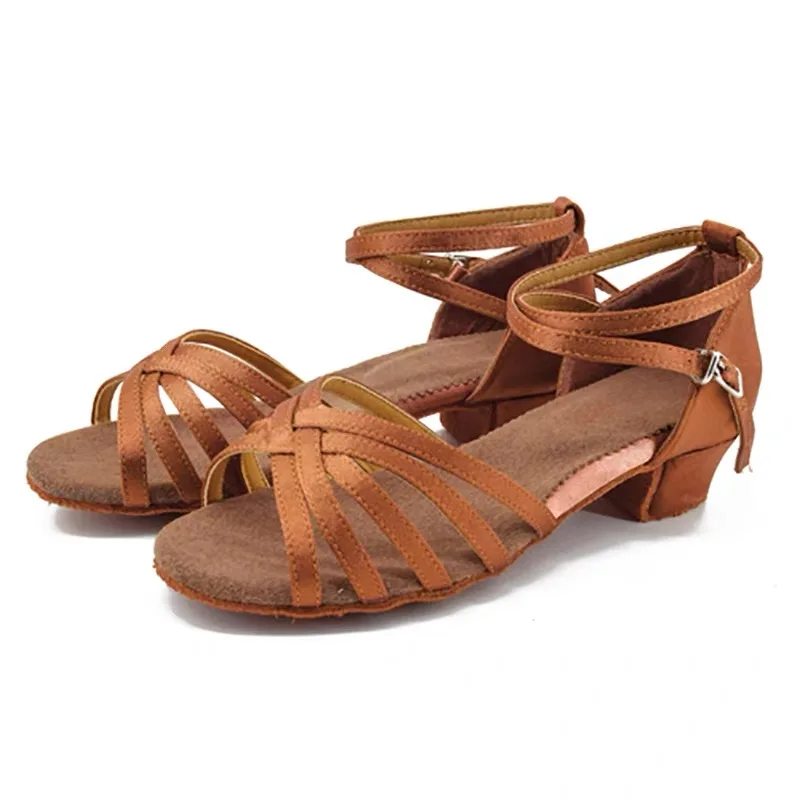 女の子と子供用のラテンダンスシューズ、プロ仕様のソフトソール、夏用子供向け新作ダンス初心者用ダンスシューズ