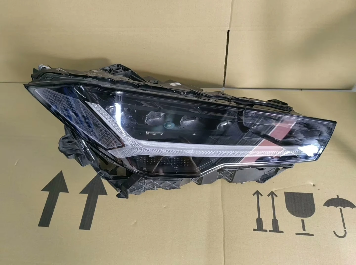 لامبورغيني أوروس 2018-2022 مجموعة مصابيح أمامية نظام إضاءة السيارات جودة عالية الأصلي LED المصابيح الأمامية URUS