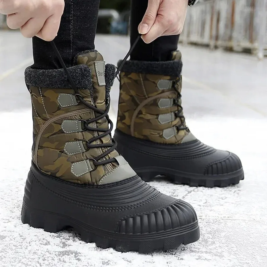 Botas altas de camuflaje para invierno, zapatos cálidos y gruesos de felpa para caminar al aire libre, botas de nieve impermeables, zapatos de algodón con cordones para hombre