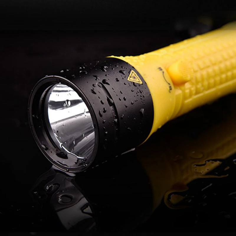 Torcia subacquea 1000LM LED focalizzata a lunga durata impermeabile per immersioni notturne Pesca IPX8 Luce subacquea, luce gialla