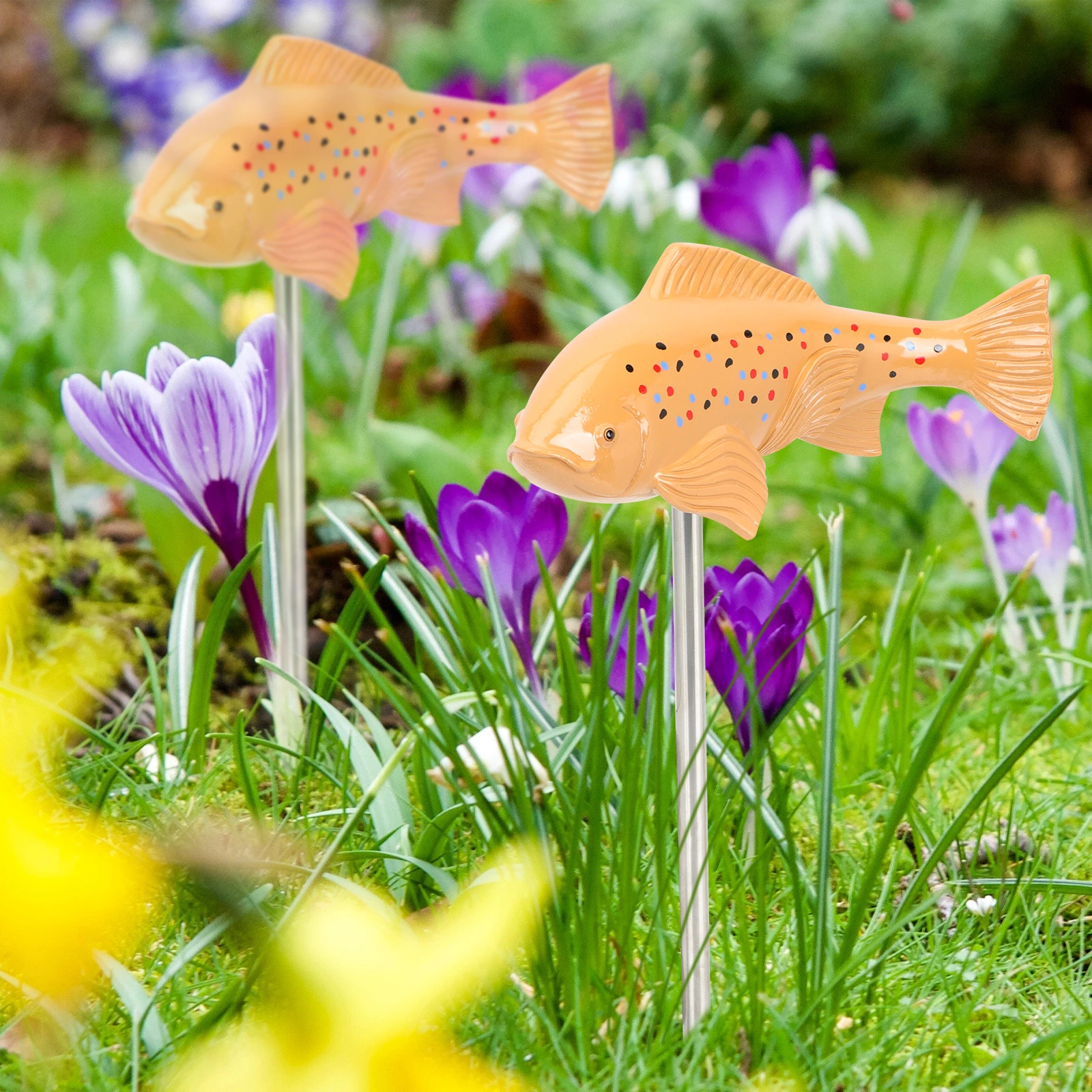 

Garden Fish Resin Ornament Outdoor Weather Resistant Vivid Color Resin Fish Stake for Lawn Yard Modern Farmhouse Decor