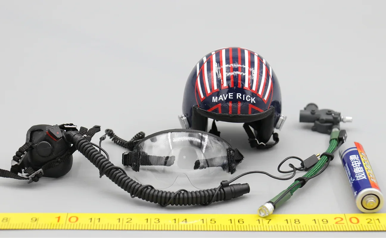 

MA80170 1/6 Scale Soldier Helmet Model for 12'' DID Pilot Captain