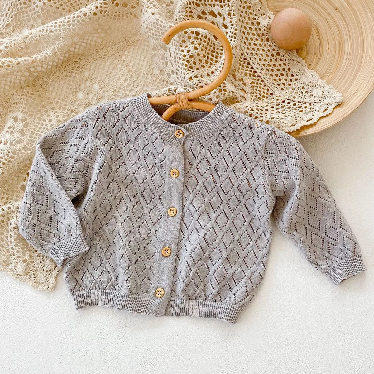 Spring and Summer New Fashion Versatile Knitted Cardigan for Boys and Girls Thin Coat Sweet Diamond Hollow Long sleeved Small Co