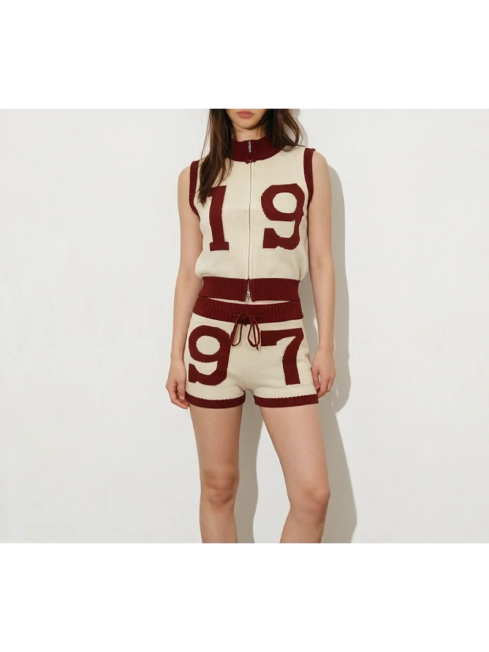 2026 New Retro Knitted Sleeveless Zipper Top and Shorts Set, Sporty Street Trend, Spicy Girl, Daily Leisure Vacation, Niche ins
