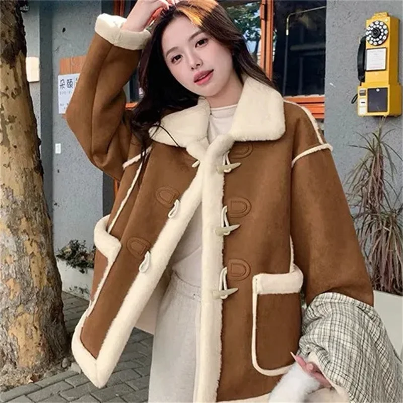 

Women Bull Horn Buckle Lntegrated Fur Leather Coat Winter Female Suede Velvet Lamb Wool Tops Ladies Medium Long Styles Parkas