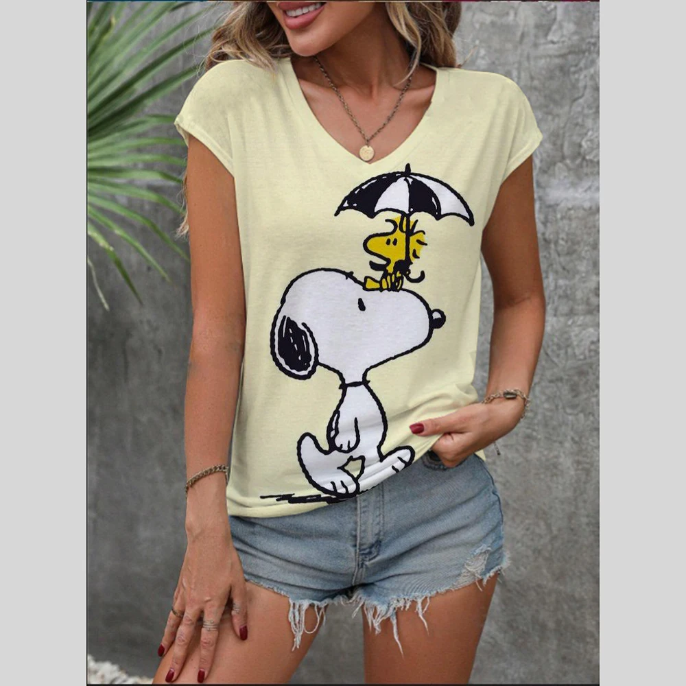 

Новинка 2025, женская повседневная футболка Snoopy, рубашка с короткими рукавами и принтом, стиль дня рождения, модная футболка в стиле Харадзюку с v-образным вырезом
