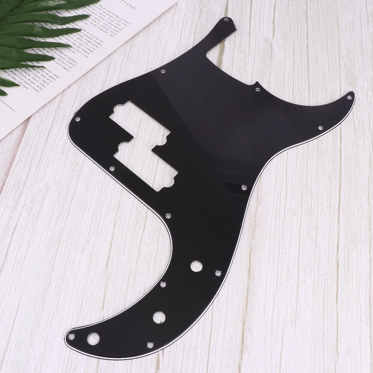 قسط الأسود Pb باس Pickguard 13 ثقوب المسمار خدش لوحة طبقة رقيقة واقية وشملت صالح ل P باس الغيتار Pickguard