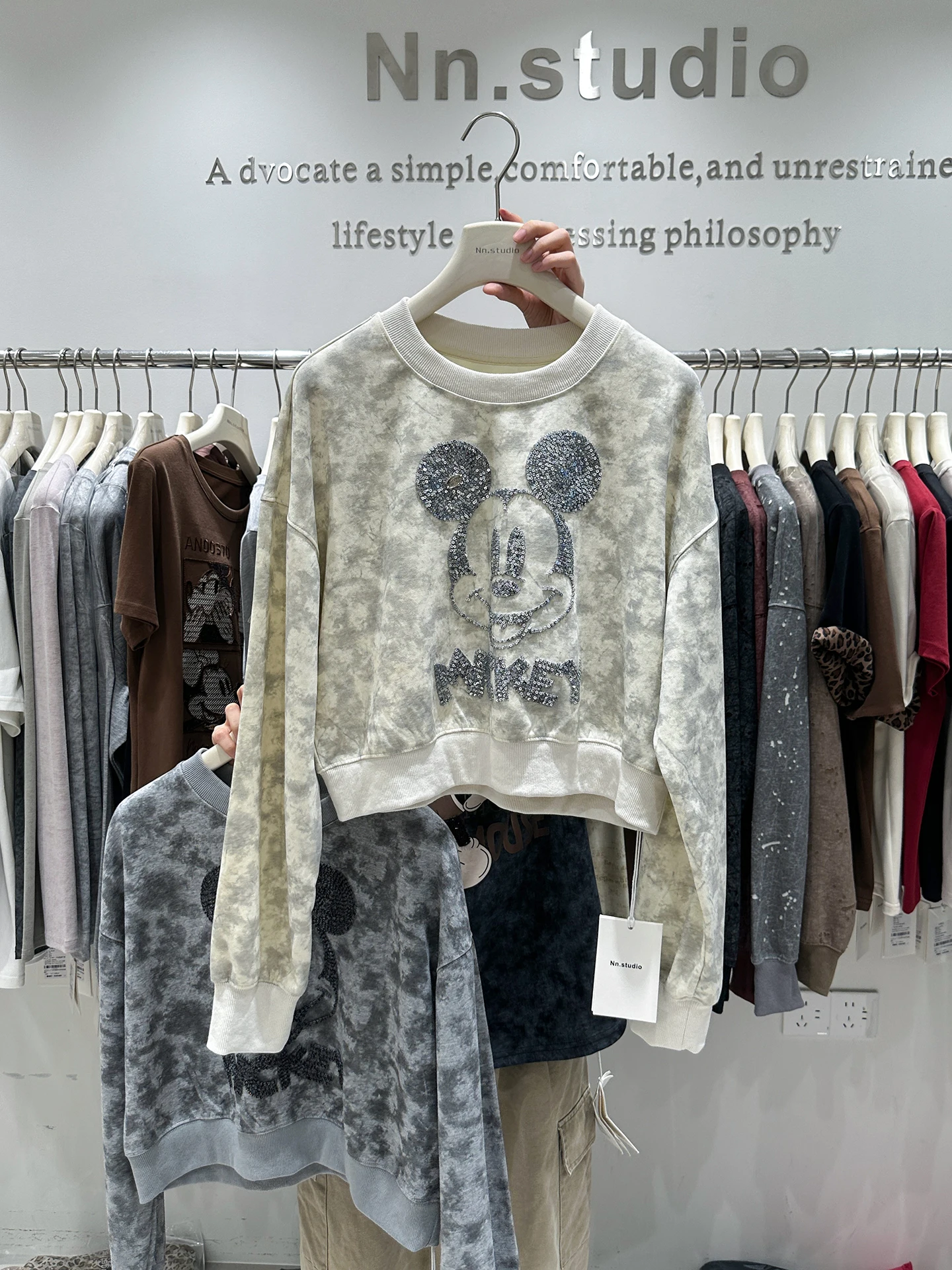 Heavy Industry Tie-Dye Embroidery Round Neck Short Sweatshirt for Women Loose High-Waist Design Cartoon Long Sleeve Top Autumn