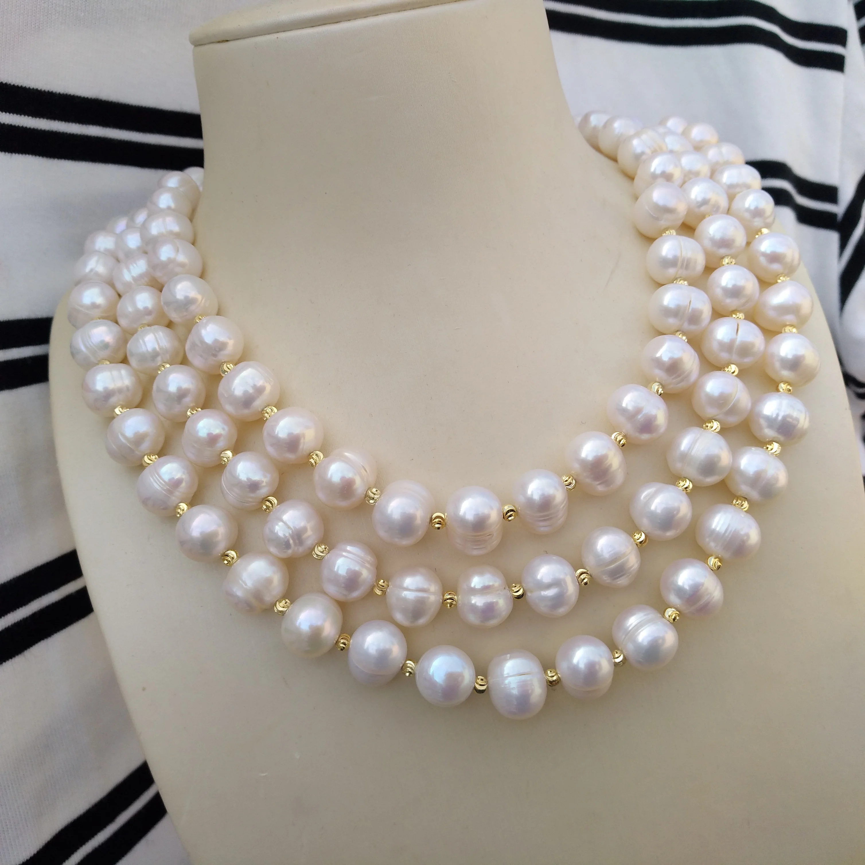 Precious 3row 10-11mm natural AAA south sea white braque pearl necklace 45CM Videos and pictures are all taken in kind.