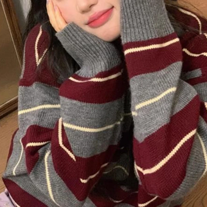 

This year, the trendy lazy-high-end-looking pullover striped loose retro sweater for women, perfect for autumn and winter.
