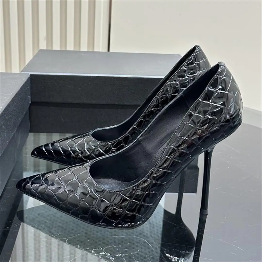 

Женские кожаные туфли на высоком каблуке с острым дизайном, повседневная женская обувь, уличная обувь на тонком высоком каблуке с неглубоким носком, модная новинка
