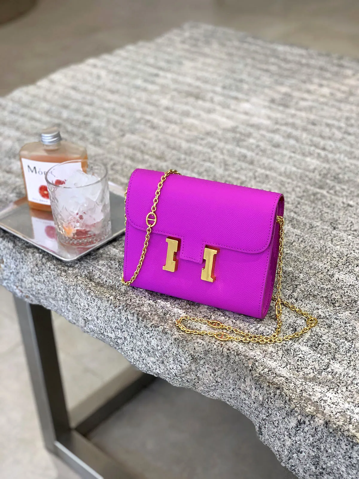 

Casual Crossbody Phone Bag for Women Summer 2025 Pinki Red Mobile Pouch Women's Handbag with Removable Strap Breathable