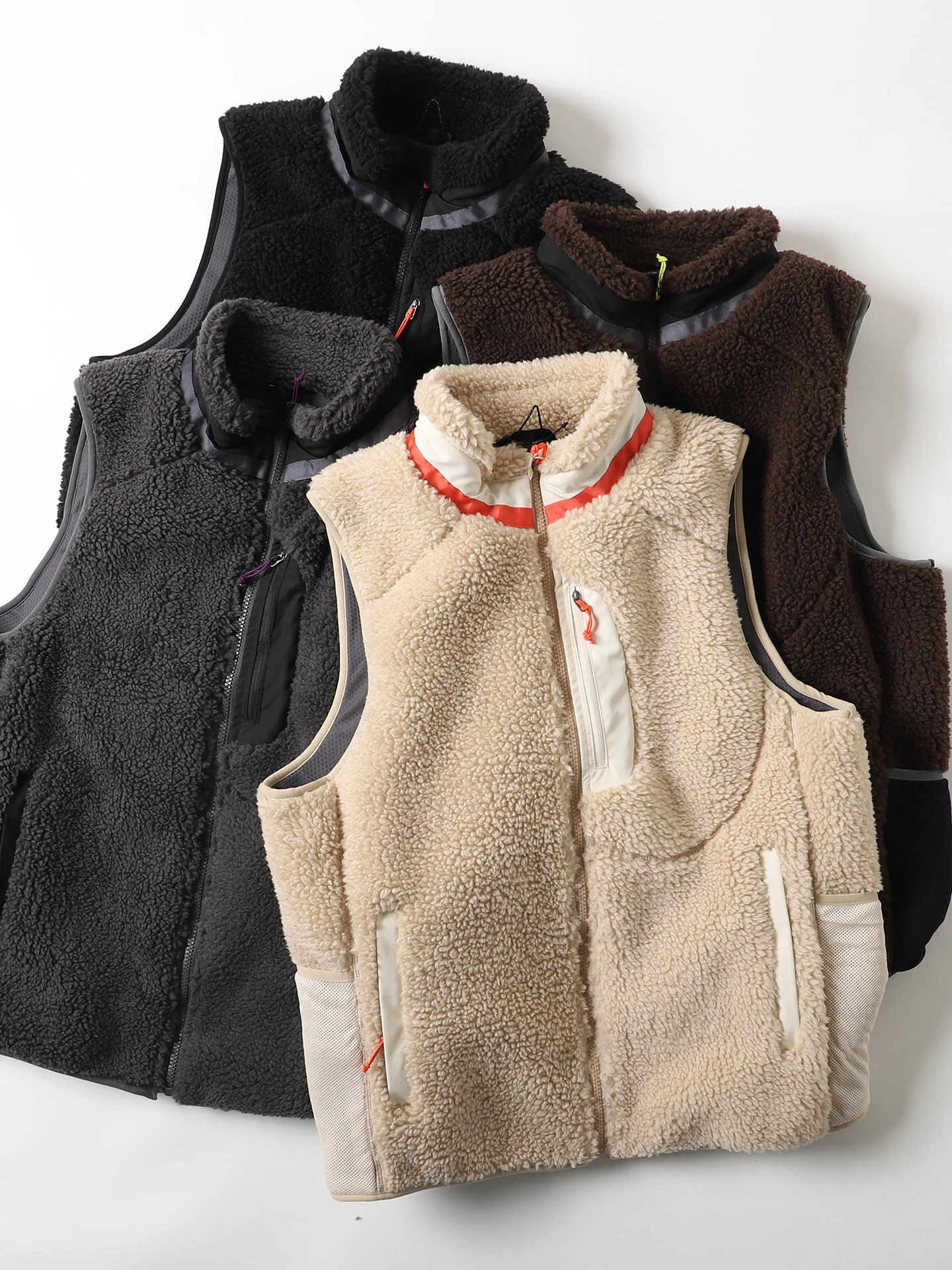 

Thiened American Khaki Lamb Velvet Stand Collar Men's Vest Winter Warm Outdoor Jaet Multi ket Heavy Du Zipper Closure