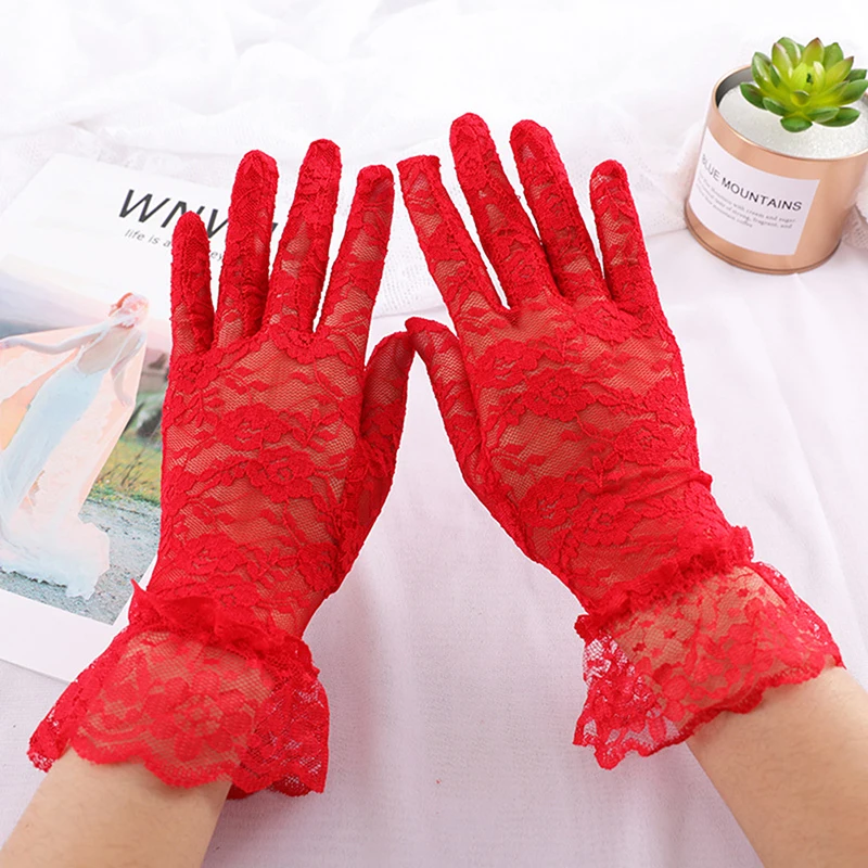 Vintage Sheer Short Lace Gloves Wedding Gloves Derby Tea Party Wrist Length Floral Gloves for Dinner Fancy Costume Accessories