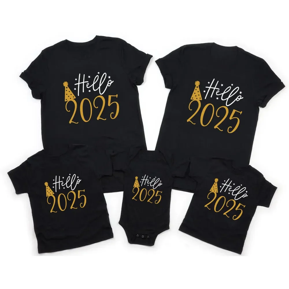 Hello 2025 Family Matching Outfits Cotton Mother Father and Daughter Son Kids Tshirts Baby Romper Look New Year\'s Clothes