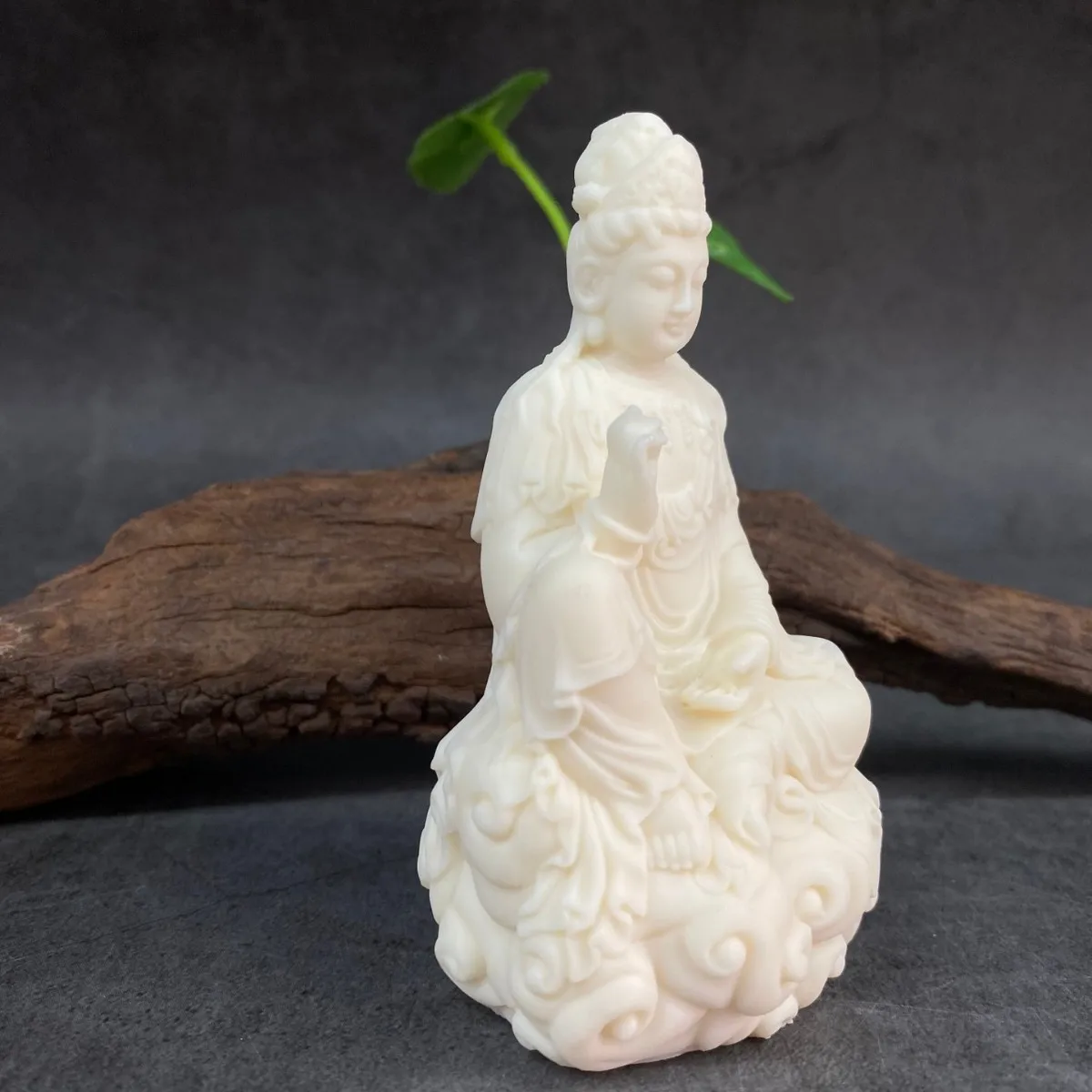 Ivory Nut Carved Nanhai Guanyin Buddha Sitting On Lotus Figurine Desktop Office Wenwan Decor Ornament