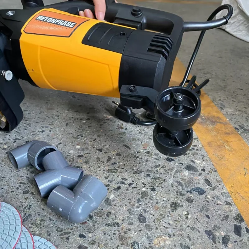 Piccola lucidatrice per smerigliatrice per pavimenti in cemento a quattro teste portatile