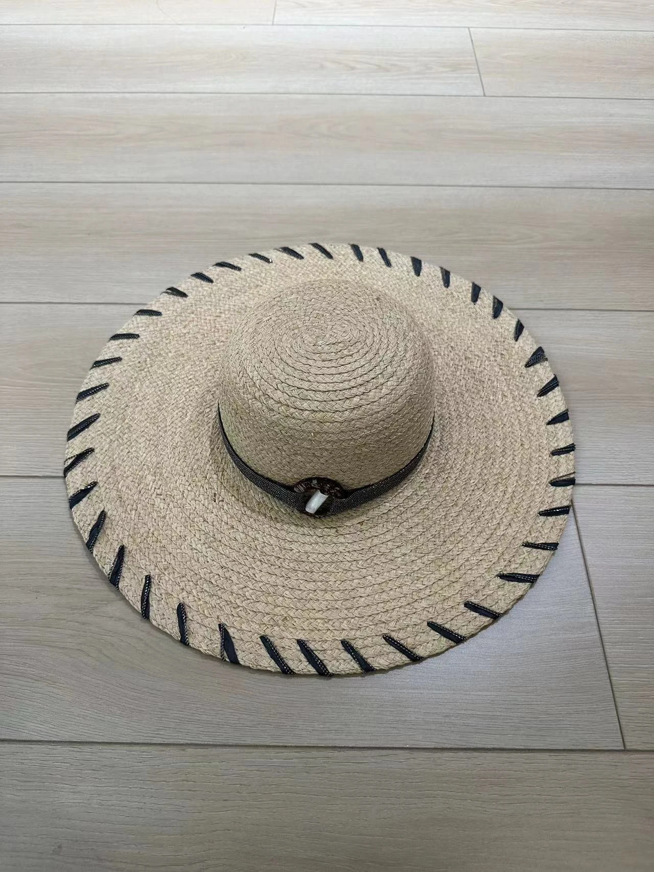 Straw Hat for Summer Vacation and Beach Outing, Hollow Woven Bead Chain, Large Straw Hat, High Quality