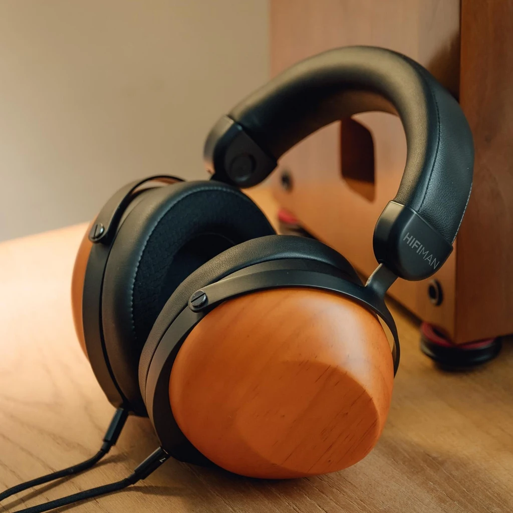 HIFIMAN HE-R10D Driver de topologia dinâmica Fones de ouvido intra-auriculares fechados para casa, estúdio e gravação - versão com fio e sem fio