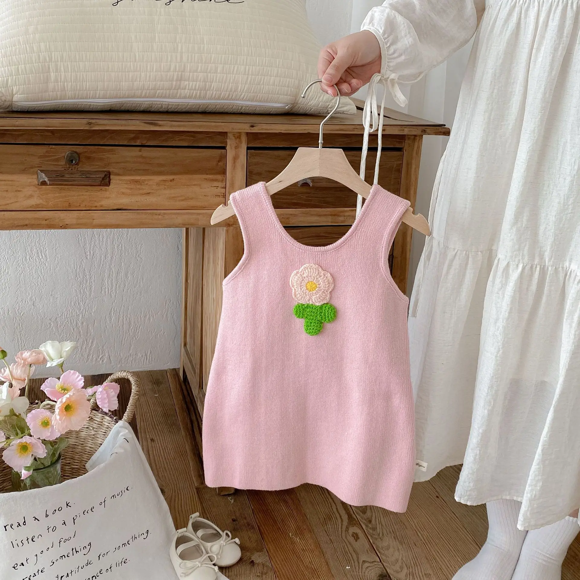 

2025 Autumn New Children Sleeveless Knitted Dress Cotton Girls Cute Flower Vest Dress Kids Casual Sweater Dress Baby Clothes