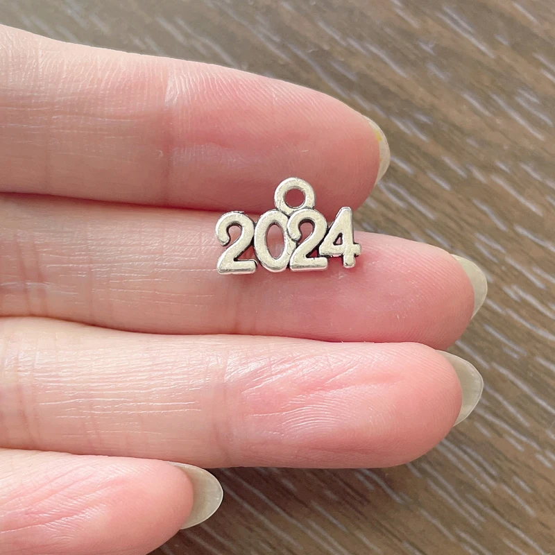 20PCS DIY Jewelry Year 2017 2018 2019 2024 2025 2020 Pendant Charm for Bracelet Pendant Necklaces Earrings Zipper Pulls bookmark