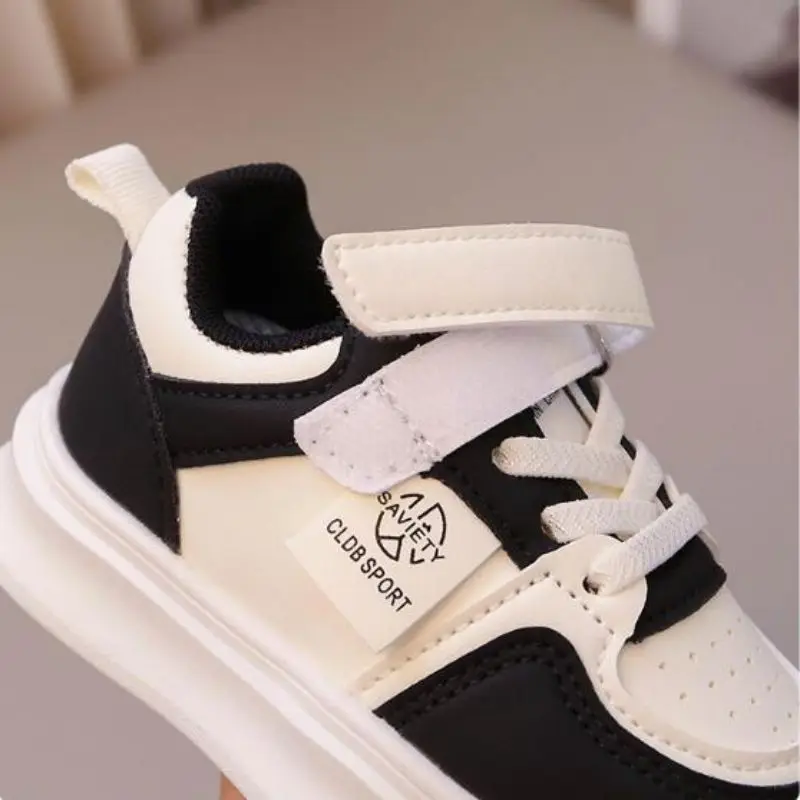 Girls' Little White Shoes 2024 Autumn New Style Breathable Children's Board Shoes Soft Bottom Casual Sports Shoes