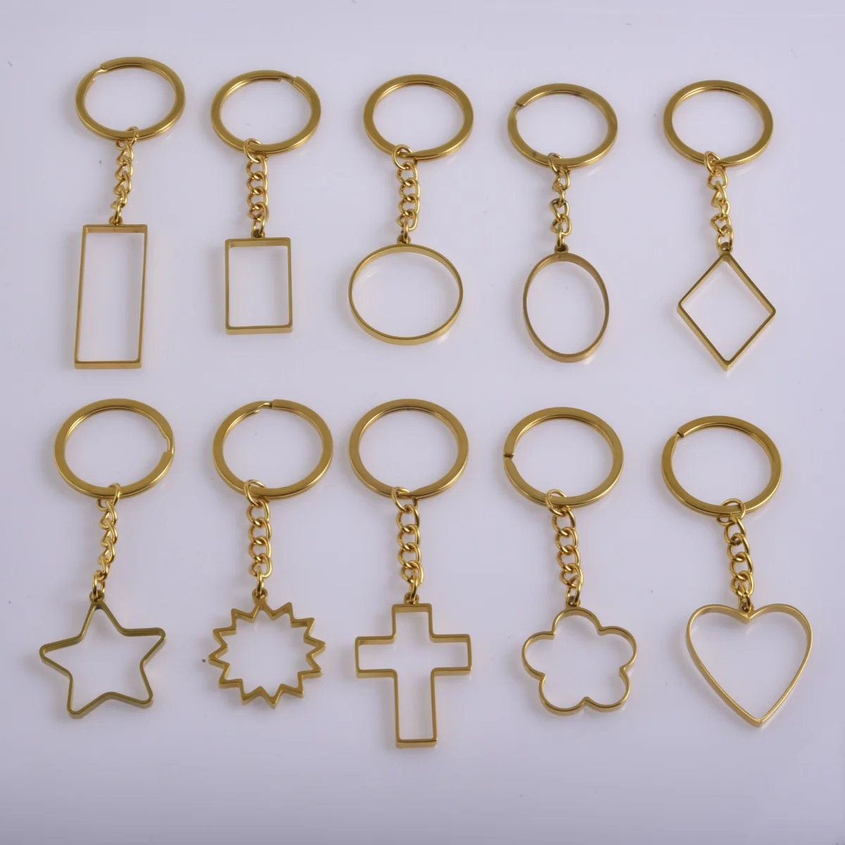 1pc Fashion Hollow Geometric Frame Keychain Stainless Steel Square Rectangular Heart Moon Flower Cross Shape Pendants Keychain