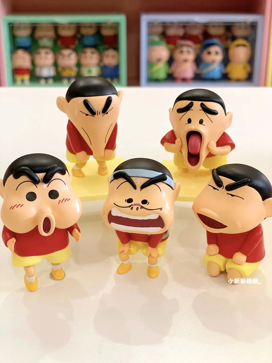 Miniso Weird Crayon Shin-Chan Blind Box Kawaii Desktop Ornaments Decoration Doll Birthday Surprise Gift Blind Bag Christmas