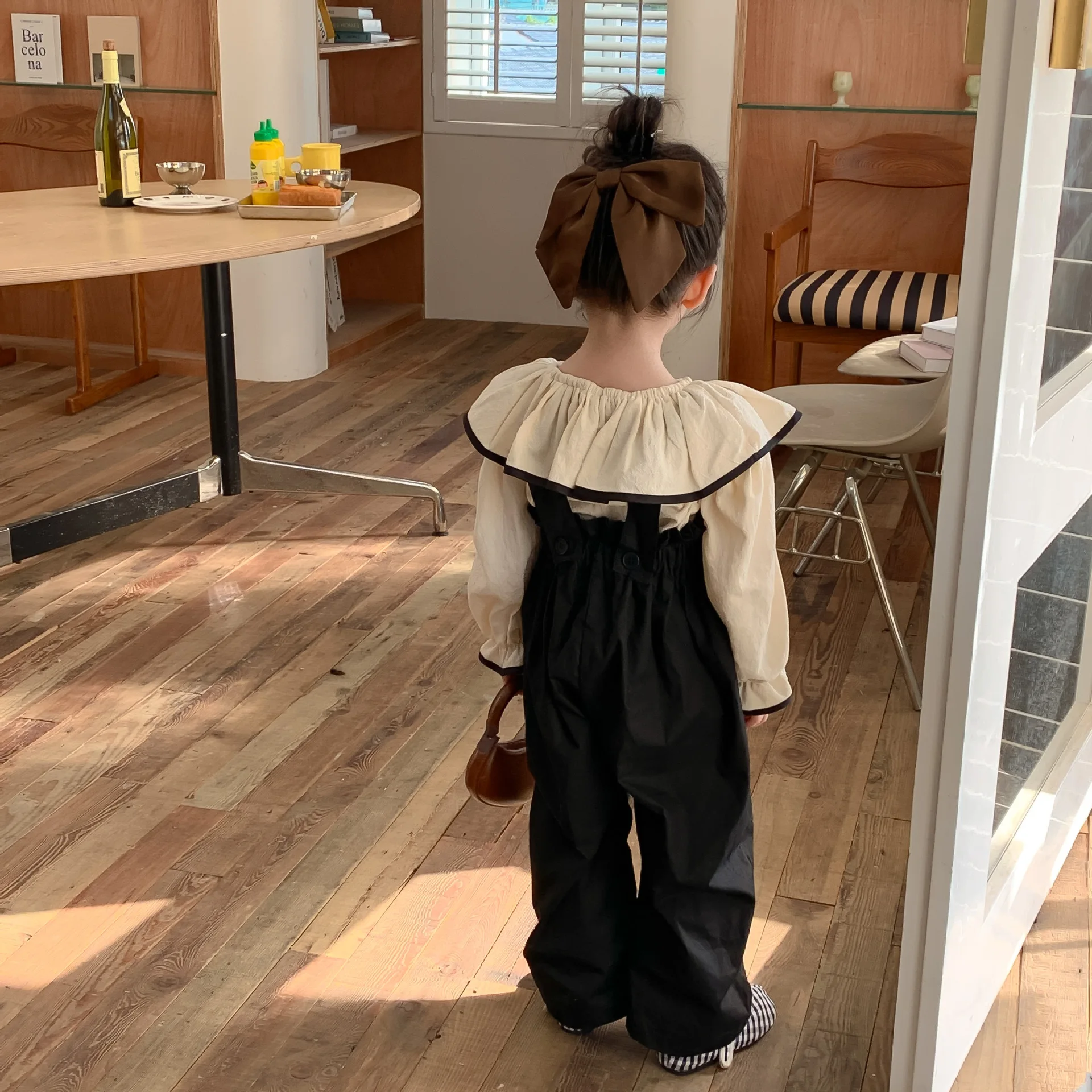 Two Pieces Spring Autumn Baby Girls Clothes White Puff Sleeves Black Border Shirts Blouses Black Sleeveless Kids Overalls Pants