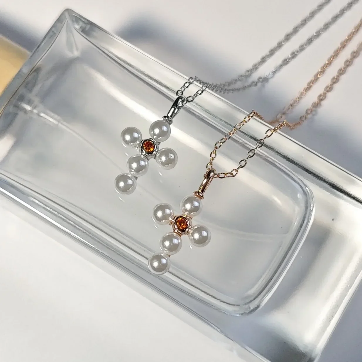 Жемчужное ожерелье с крестом и цирконием, женское легкое, роскошное, элегантное, нишевое, дизайнерское, модная универсальная цепочка на ключицу