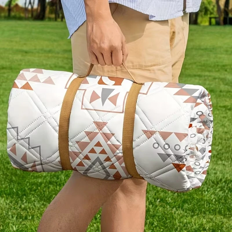 

Outdoor Foldable Checked Picnic Blanket Lightweight Portable Waterproof Mat