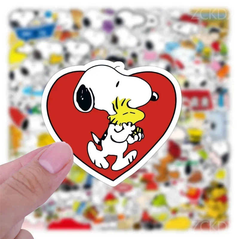 50/100pcs Snoopy Charlie Brown PVC impermeabile Cartoon Sticker Cute Animation bagaglio per bambini Notebook decalcomanie decorazione giocattolo