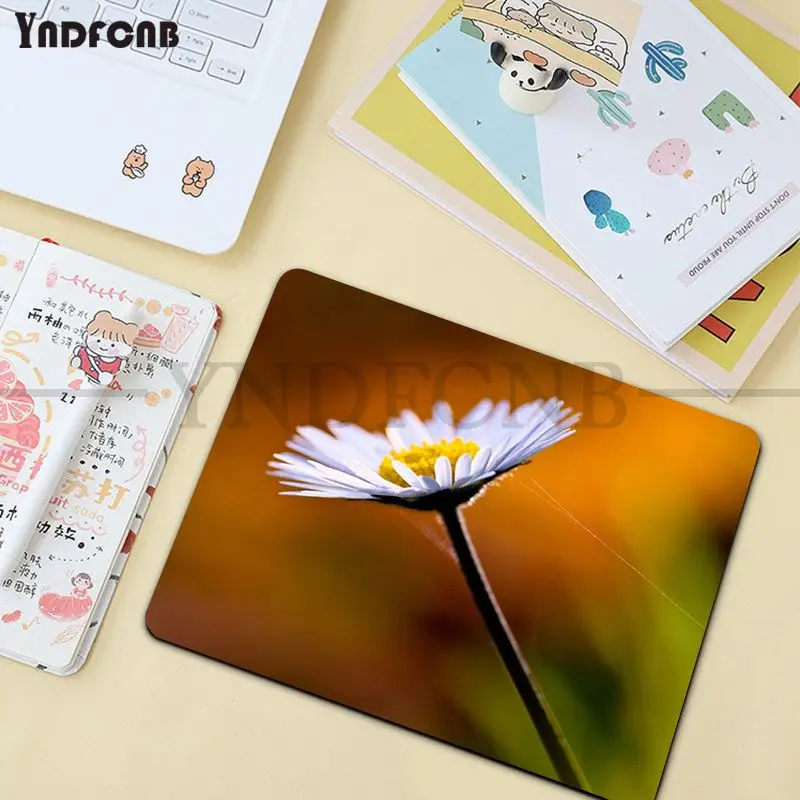 Floral Daisy Small Cartoon Anime Gaming Mouse Pad Keyboard Mouse Mats Smooth Company For PC Computer Table