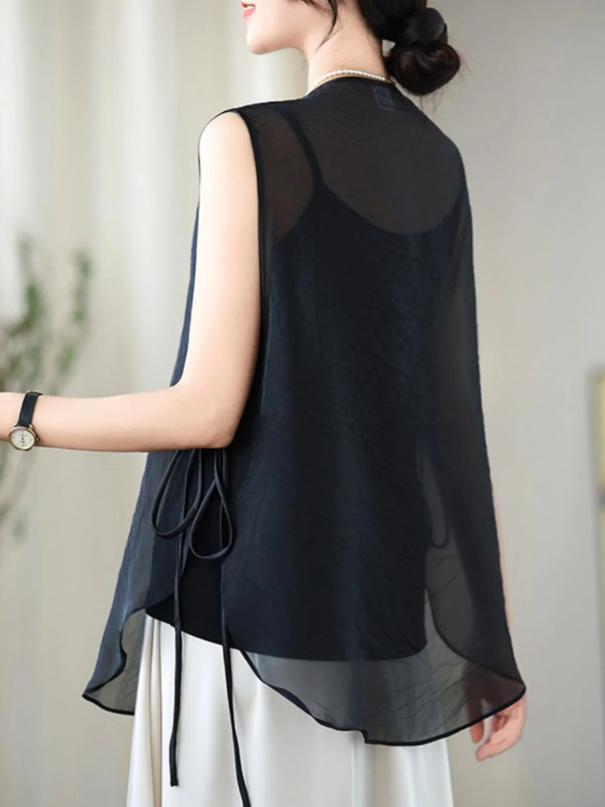 เสื้อกั๊กไหมสีสันสดใสสไตล์จีนแบบใหม่ น้ำหนักเบา ไซส์ใหญ่ แฟชั่นสำหรับผู้หญิง ป้องกันแสงแดด ความยาวปานกลาง แบบเปิด...