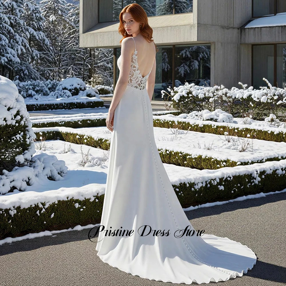 Classic White Chiffon Spaghetti Straps Wedding Dress with Sweep Train High Quality Customized Lace V-Neck