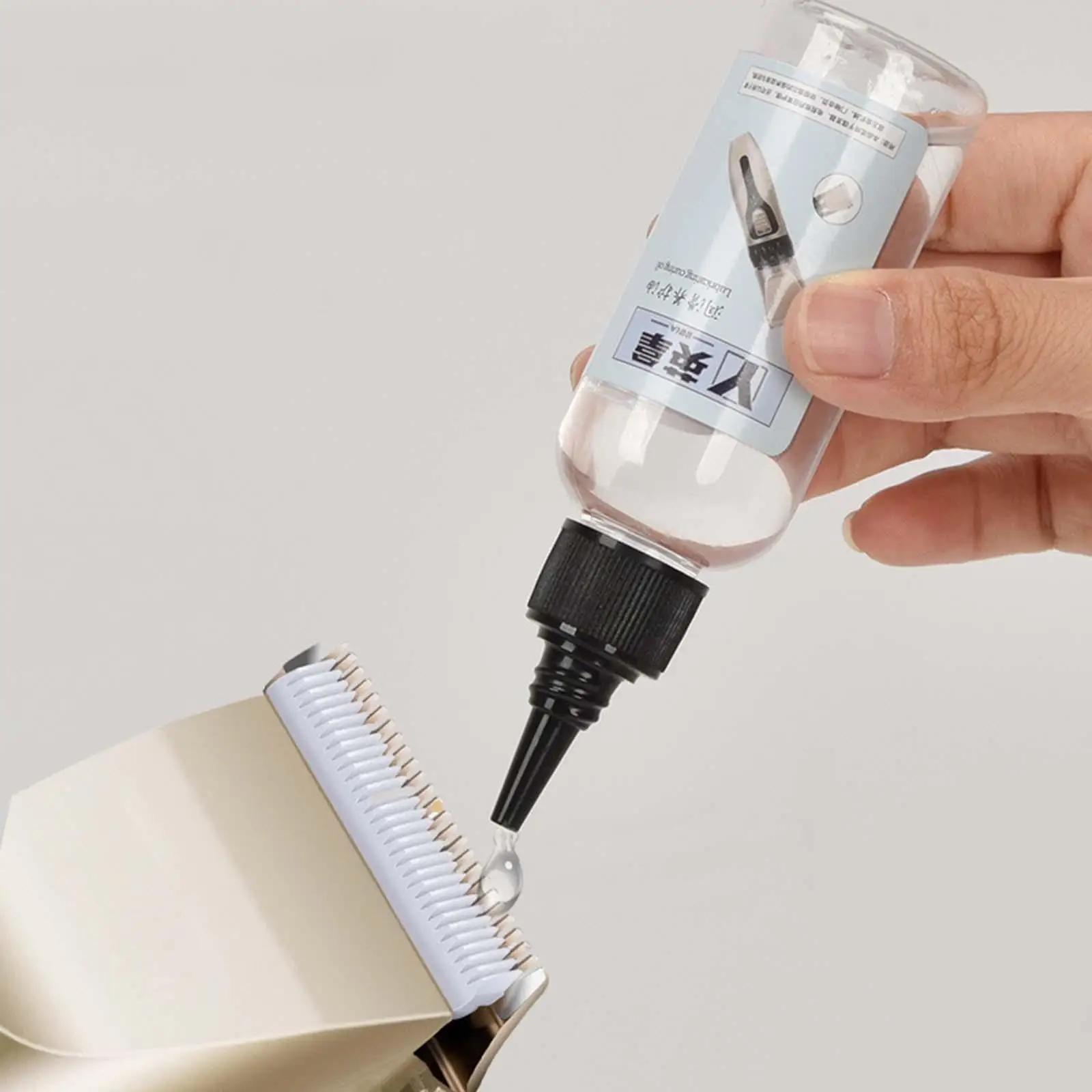 30 مللي ماكينة قص الشعر شفرة الزيت صيانة زيوت التشحيم حماية الصدأ لوازم صالون الحلاقة للقادين الكهربائية