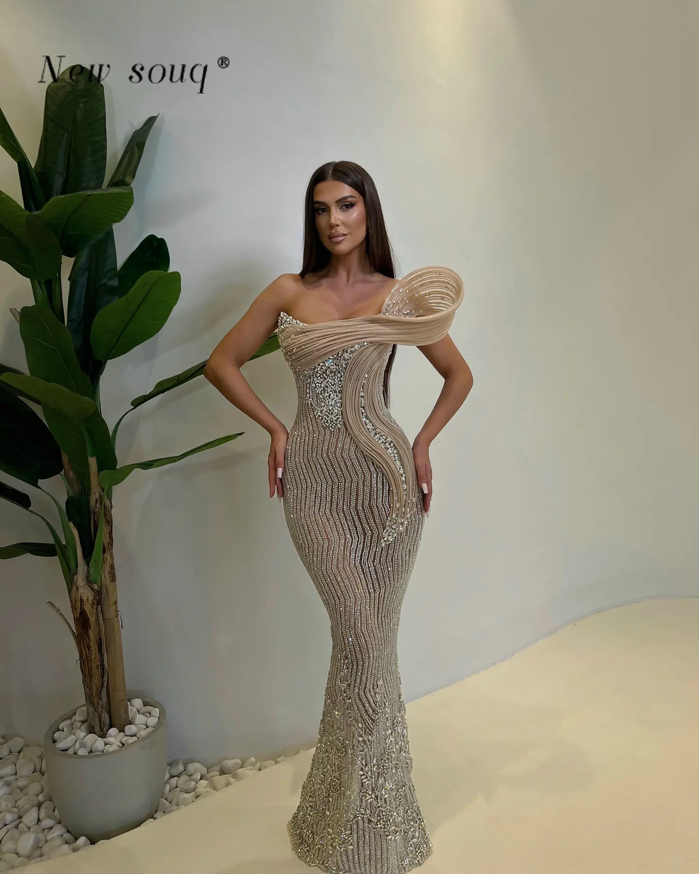 Arabic Champagne Sparkly Sequins Long Strapless Evening Dresses Crystals Stones Sleeveless Formal Wedding Events Dinner Gowns