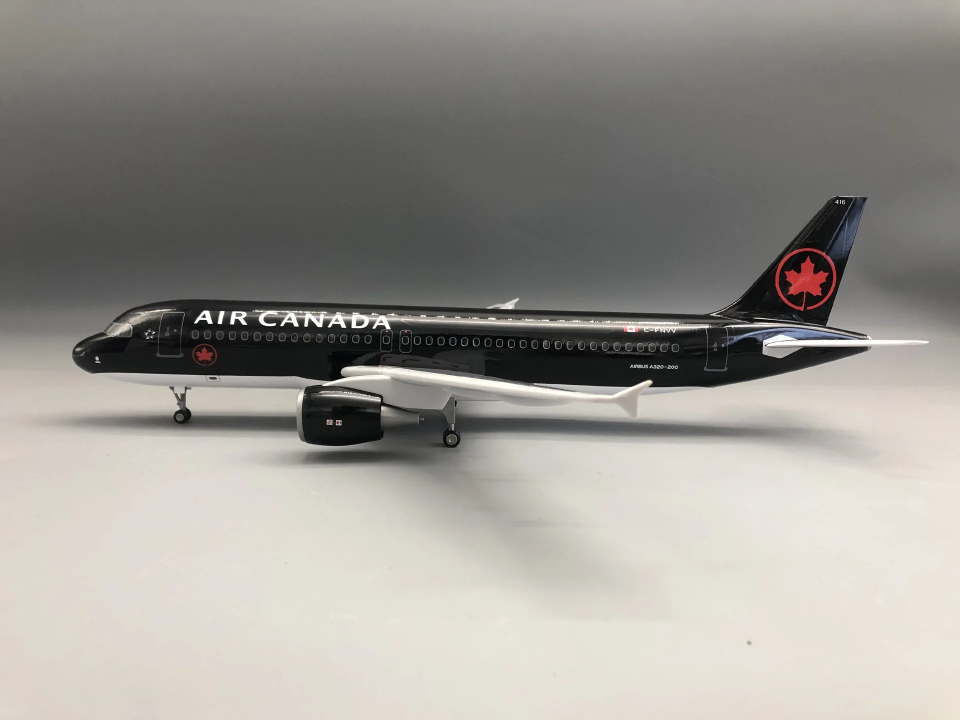 47cm A320 Canada Airways Resin Simulation Aircraft Models 1/80 Diecast Airplane Aviation Souvenir Display With Lights And Wheel