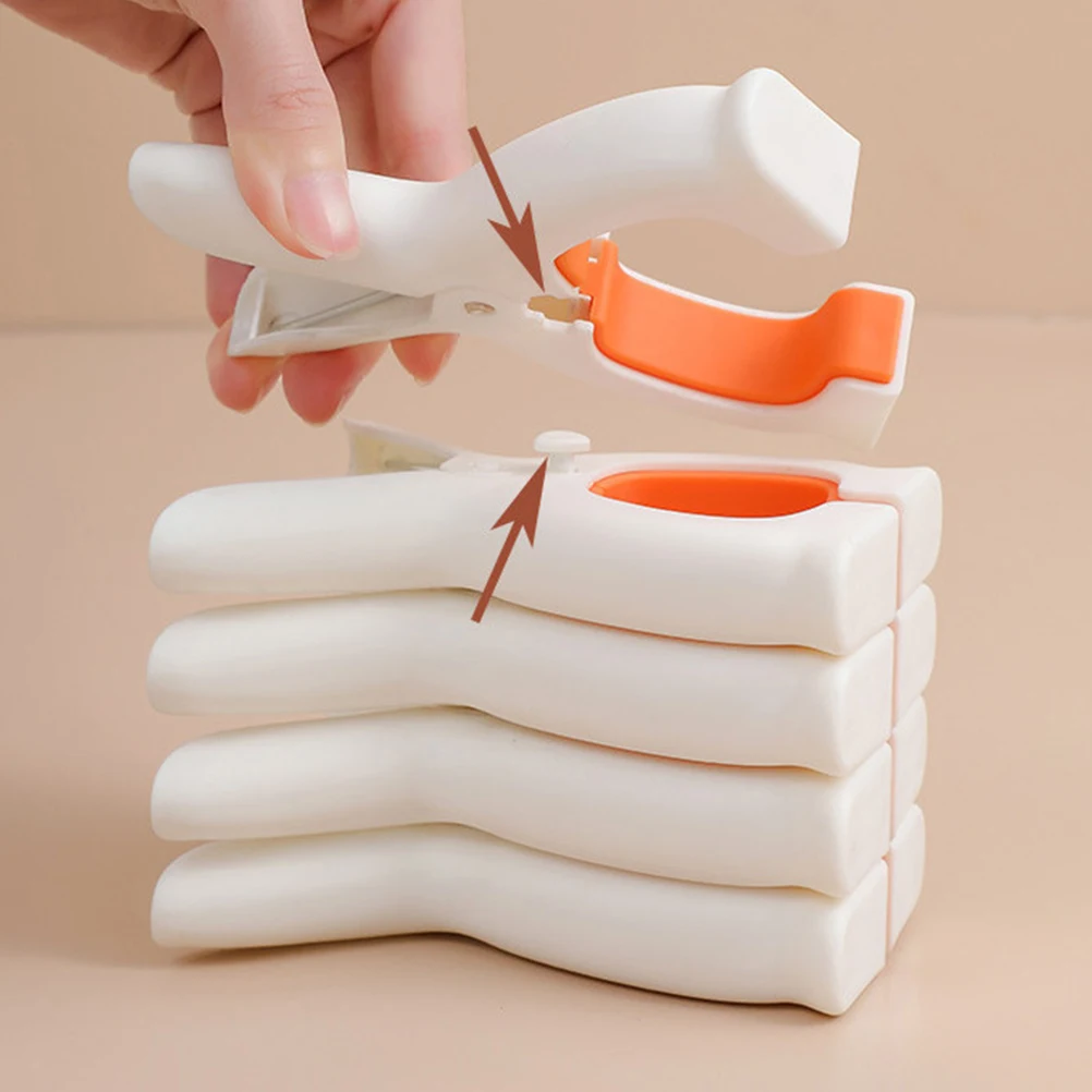 

4Pcs Windproof Plastic Clothespins Clips NonSlip StrongClamping Lightweight Portable Towel Socks Skirts Pants