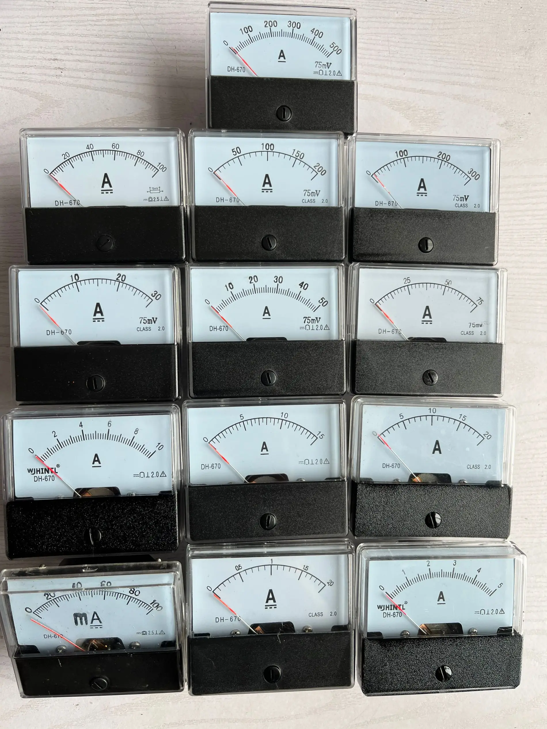 

DH670 DH-670 Analog Amp Panel Meter Current Ammeter DC100MA/2A/5A/10A/15A/20A/30A/50A/75A/100A/200A/500A