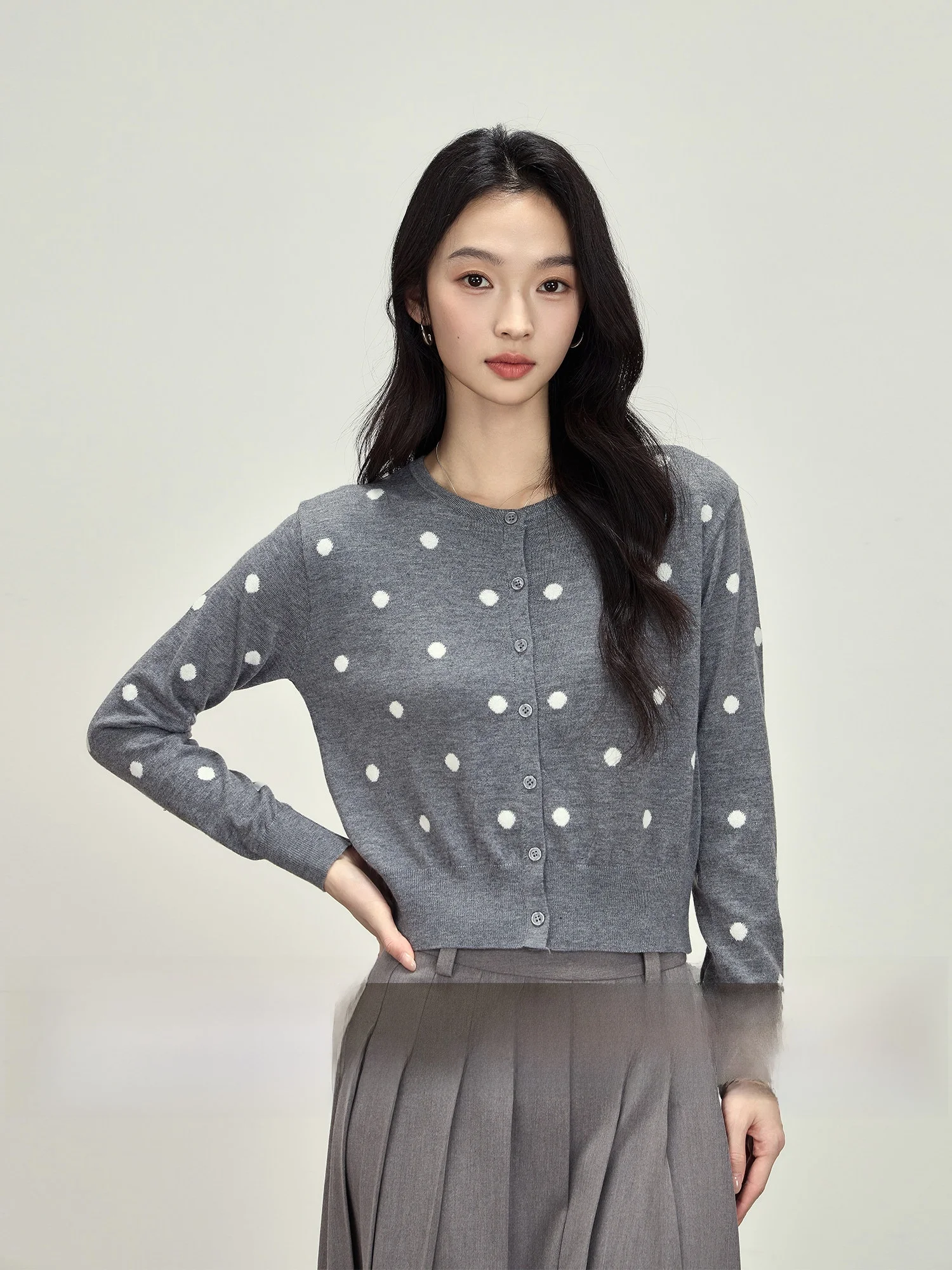 

Весенне-осенний вязаный шерстяной кардиган женский в горошек с длинными рукавами и круглым вырезом, модный дизайн, приталенный крой